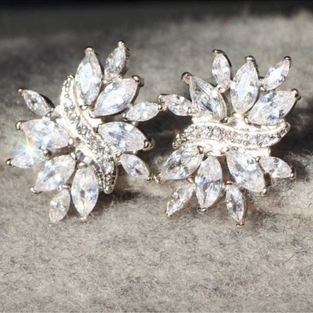 .925 Sterling Silver White Sapphire Pierced Studs - Picture 2 of 4